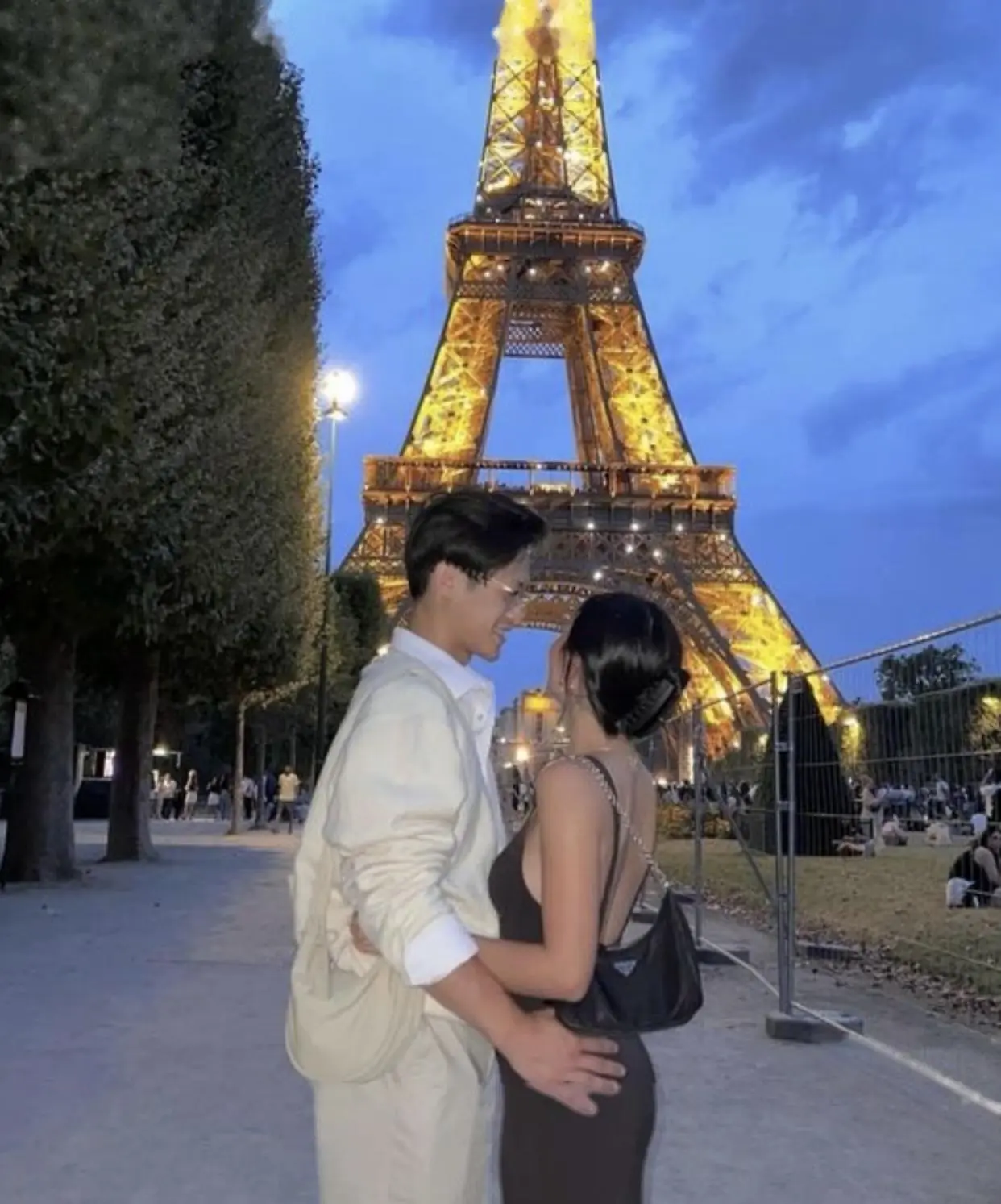 Bìa MÀN ĐÊM ĐEN TỐI