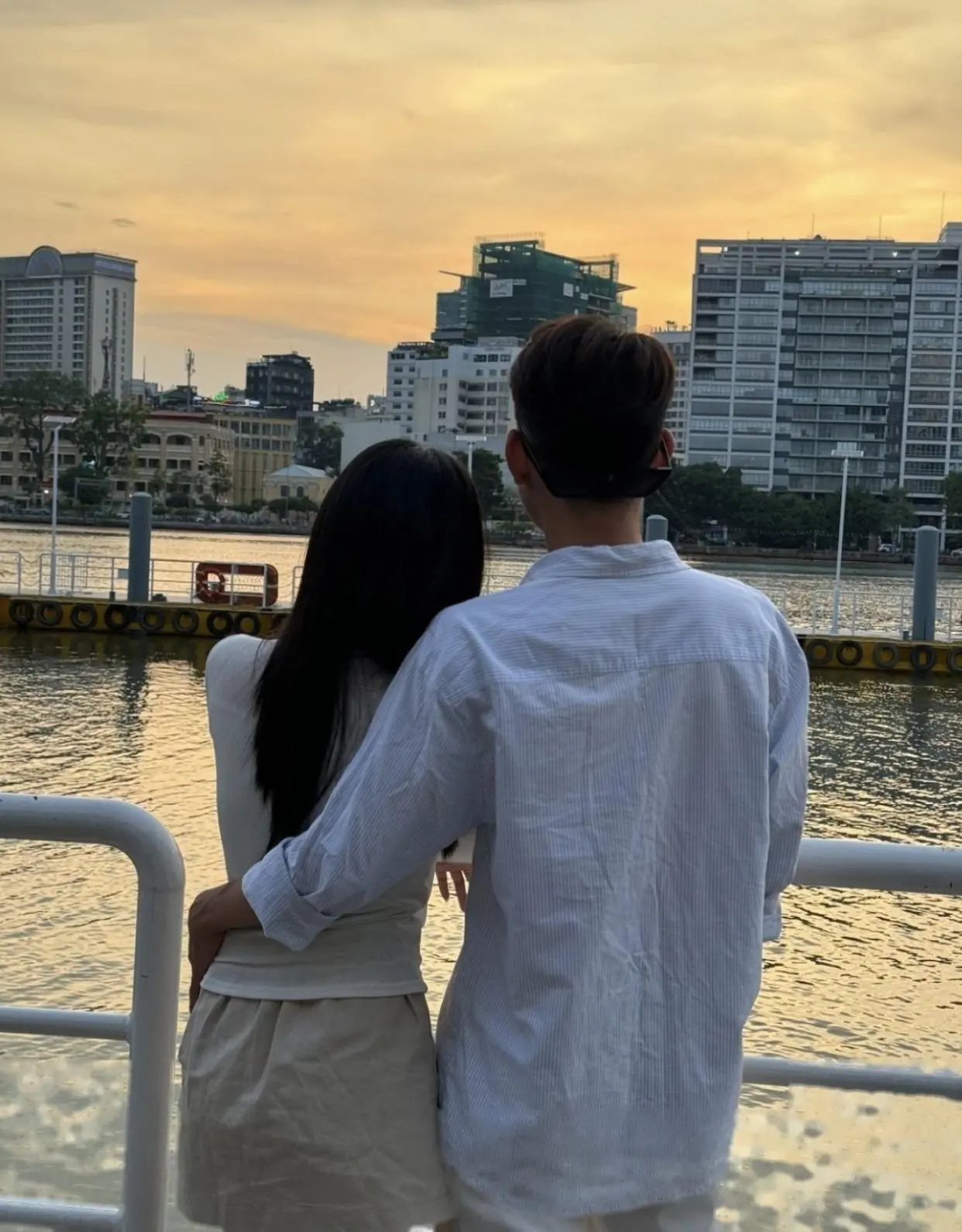 Bìa CON TRAI LÀM VỠ BÌNH HOA, TÔI ĐỀ NGHỊ LY HÔN VỚI CHỒNG