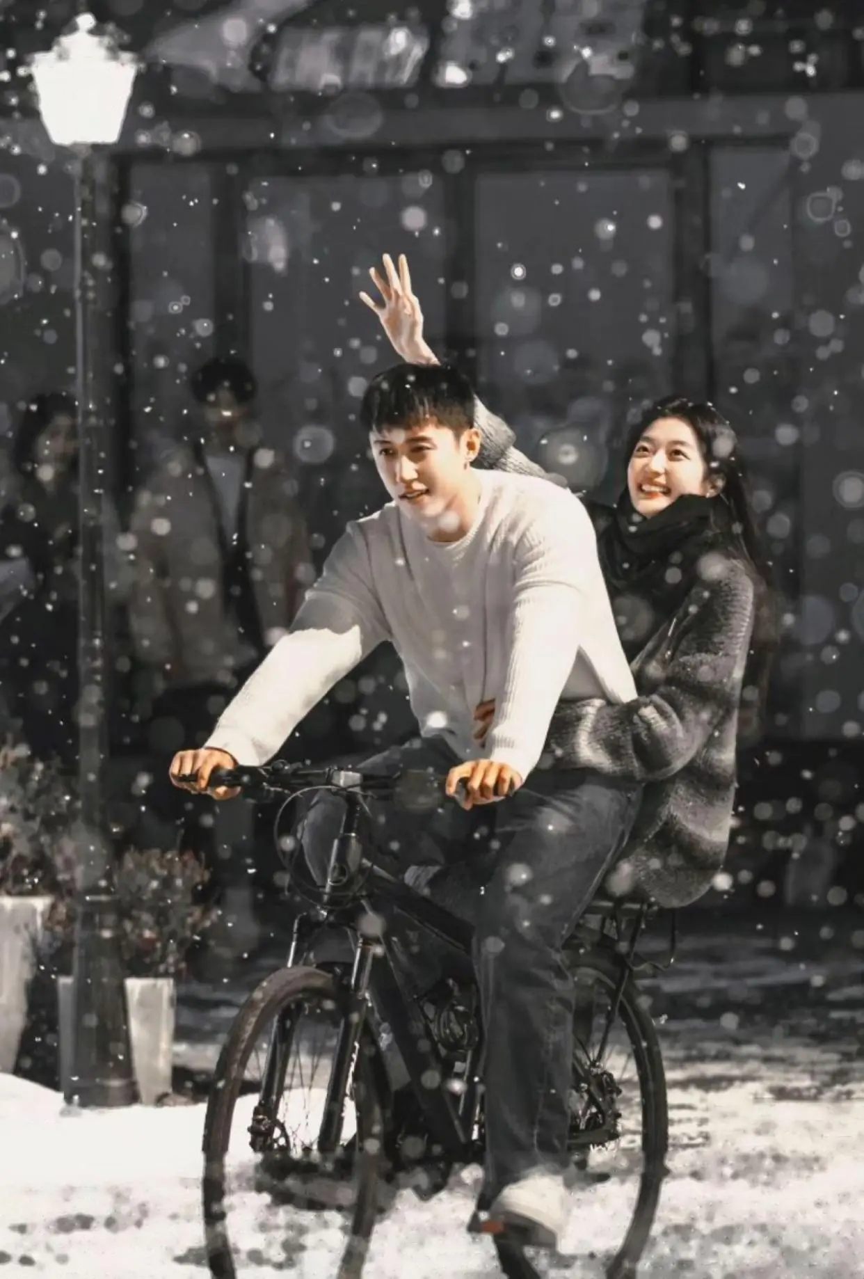 Bìa CUỘC ĐỜI NÀY ANH NGƯỜI ANH YÊU NHẤT LÀ EM