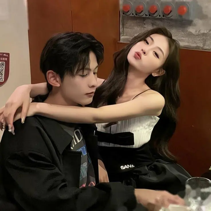 Bìa TỰ CHUI VÀO MIỆNG CỌP