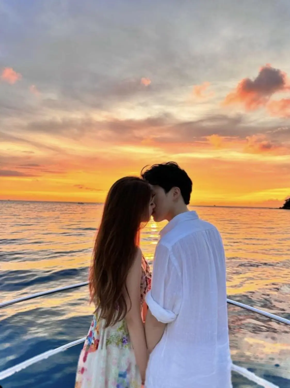 Bìa SẴN SÀNG RỜI XA ANH