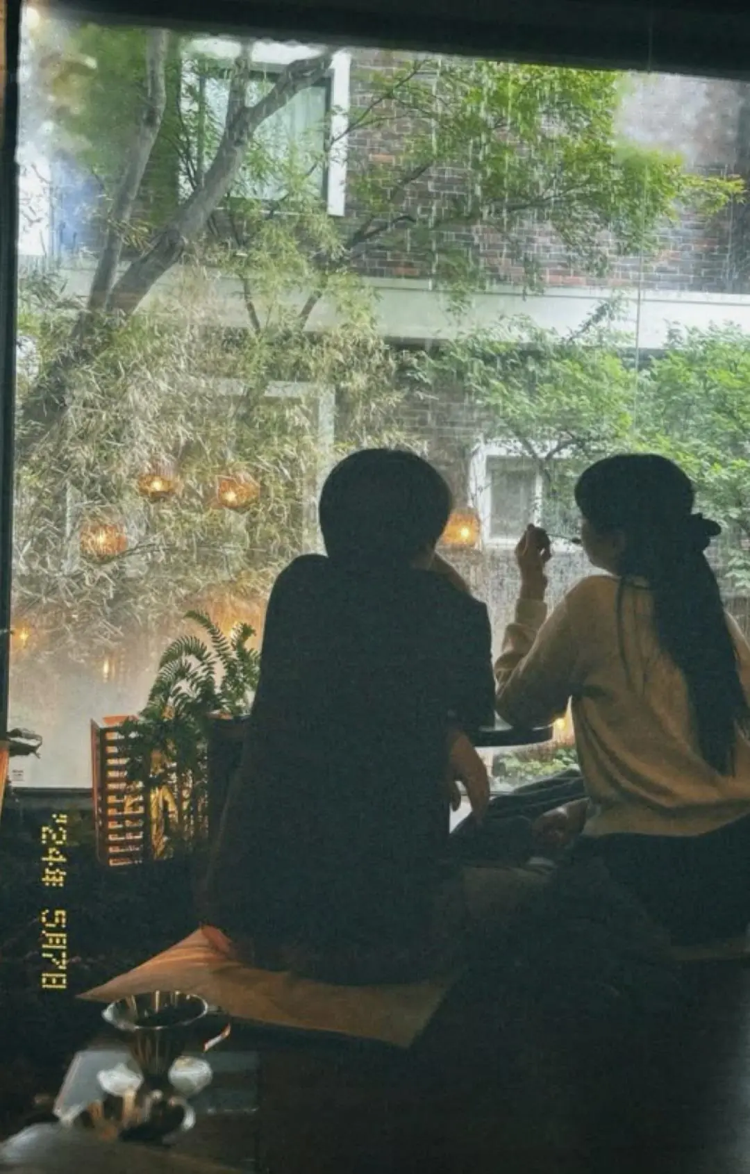 Bìa HAI MƯƠI NĂM HÔN NHÂN DỐI LỪA