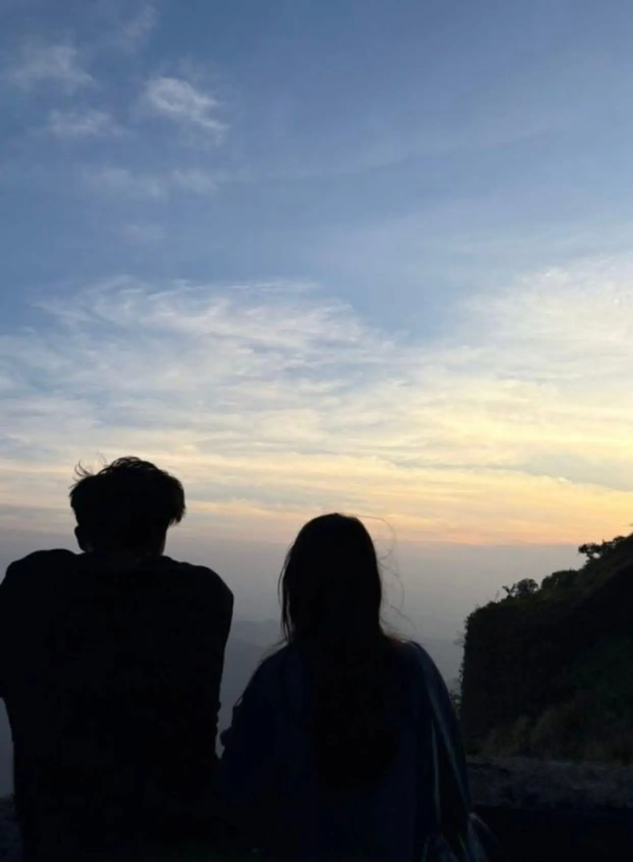 Bìa HỨA TRI Ý