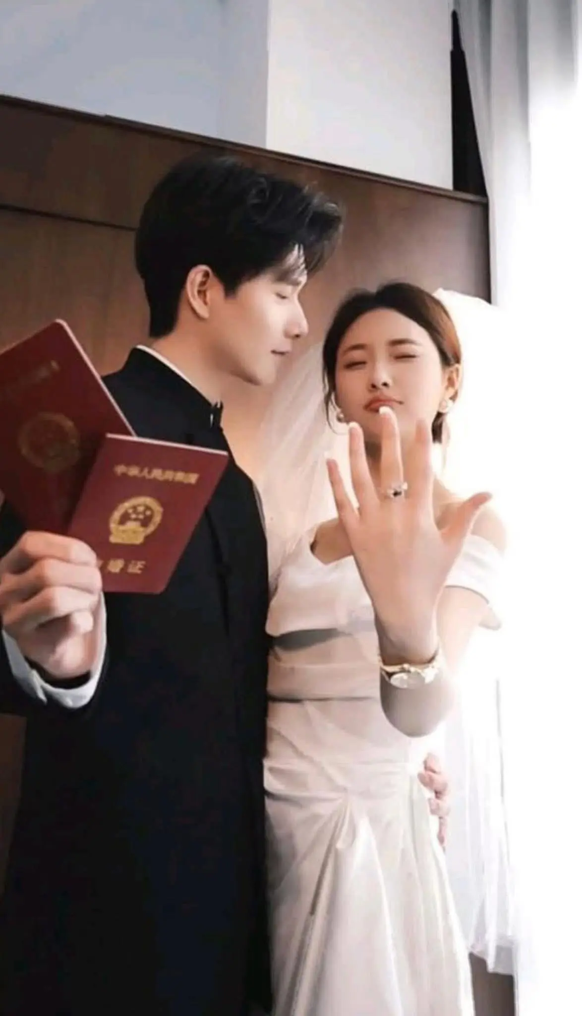Bìa THẾ THÂN CHÍNH CHO BẠCH NGUYỆT QUANG