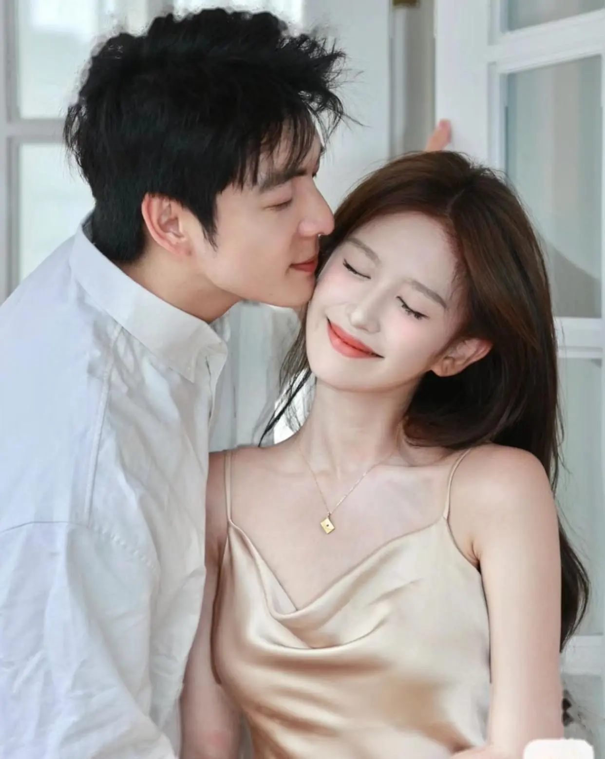 Bìa CHIẾC VÒNG BẠC ĐỔI VẬN