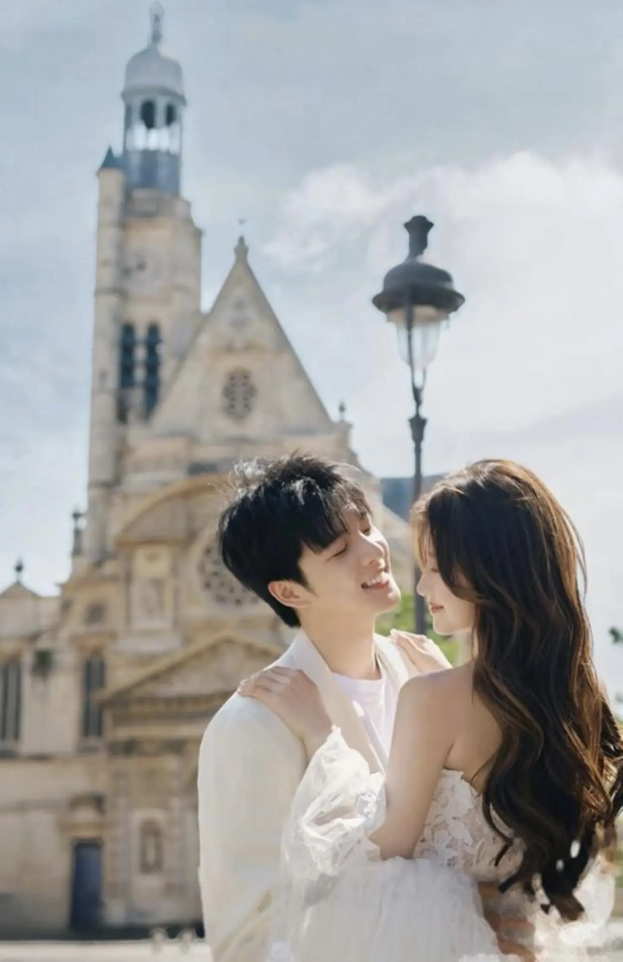 Bìa CHIA TAY TRONG ÊM ĐẸP