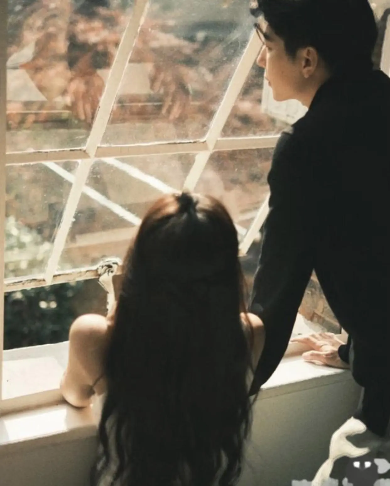 Bìa CHỒNG TẶNG SON CHO NHÂN VIÊN