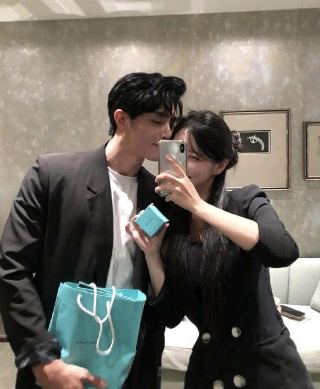 Bìa CHỒNG VÀ EM GÁI BẠN THÂN LĂN LỘN TRÊN GIƯỜNG