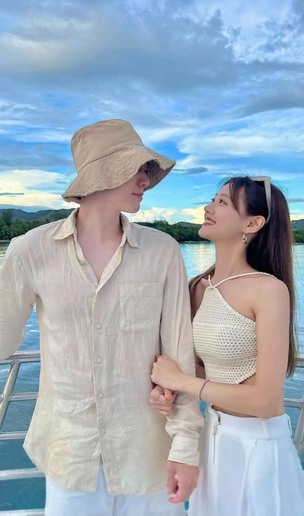 Bìa MƯỜI LẦN GẶP NHAU MƯỜI LẦN RUNG ĐỘNG