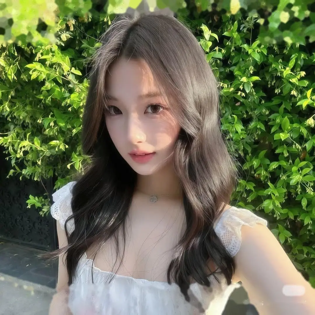 Bìa CON GÁI DUY NHẤT CỦA TỶ PHÚ THÍCH MỘT NAM STREAMER
