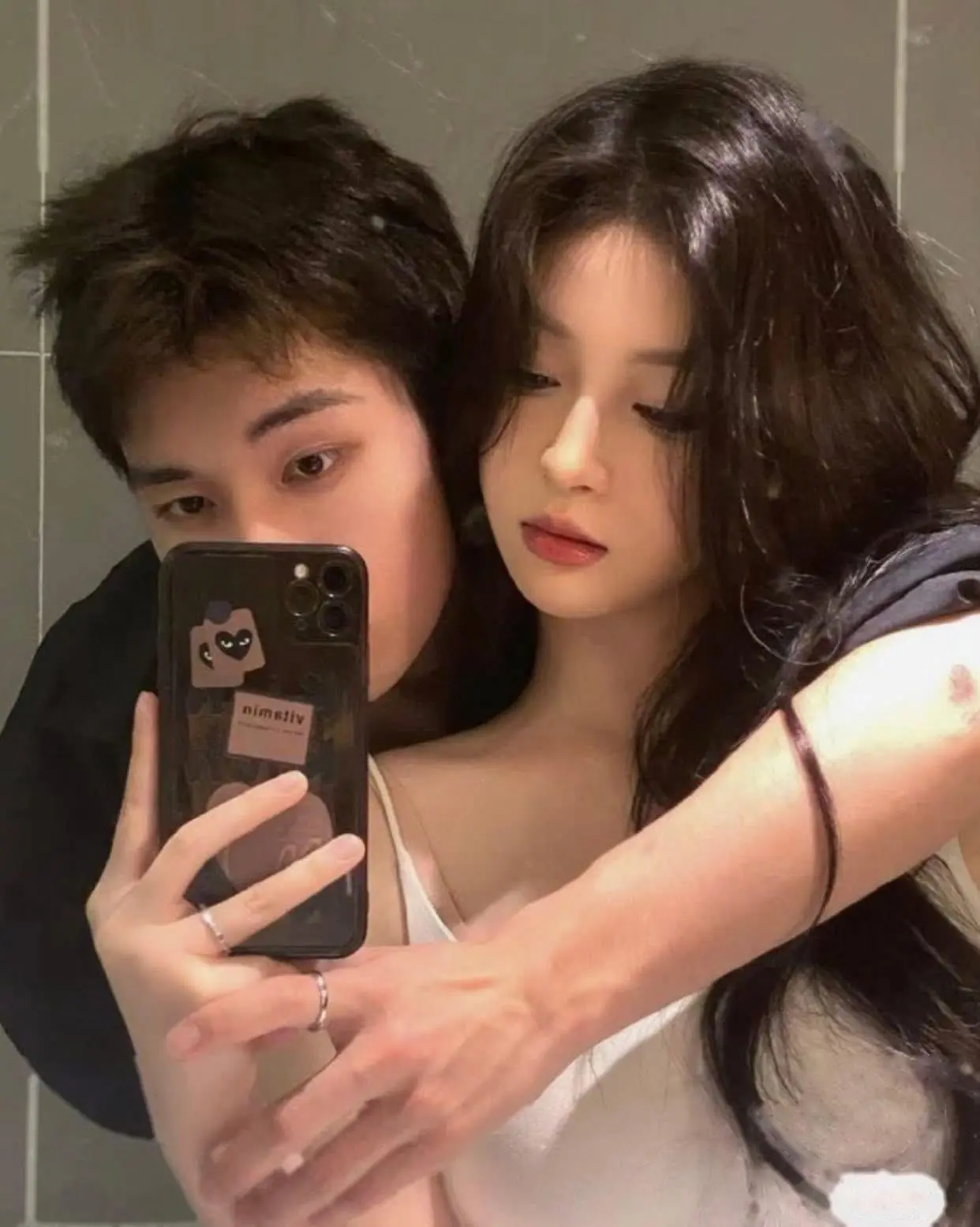 Bìa PHẢI LÒNG ANH CHỦ NHÀ TRỌ