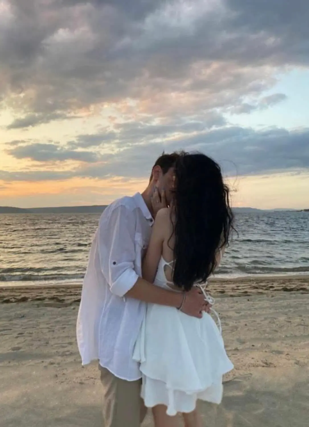 Bìa QUAY VỀ TÌM ANH