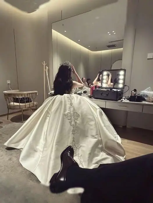 Bìa Hủy Hôn Vì Một Tấm Ảnh