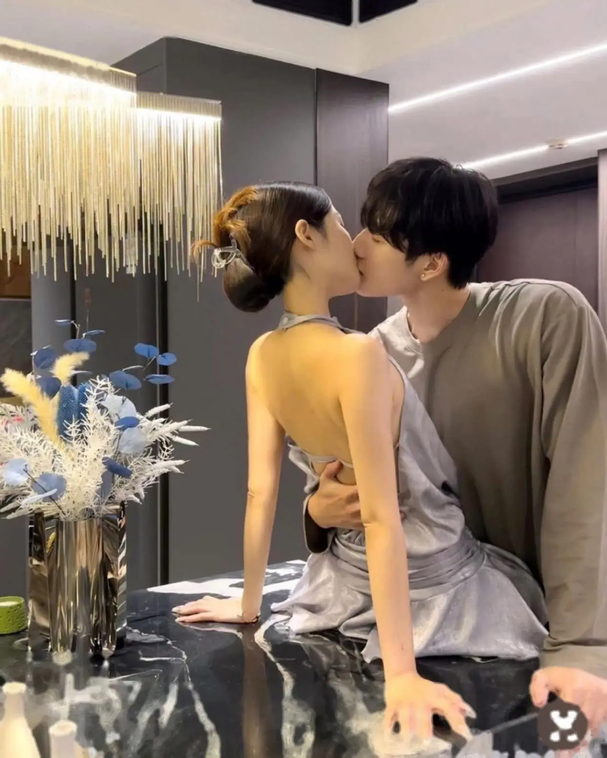 Bìa BẾN BỜ TÌNH YÊU