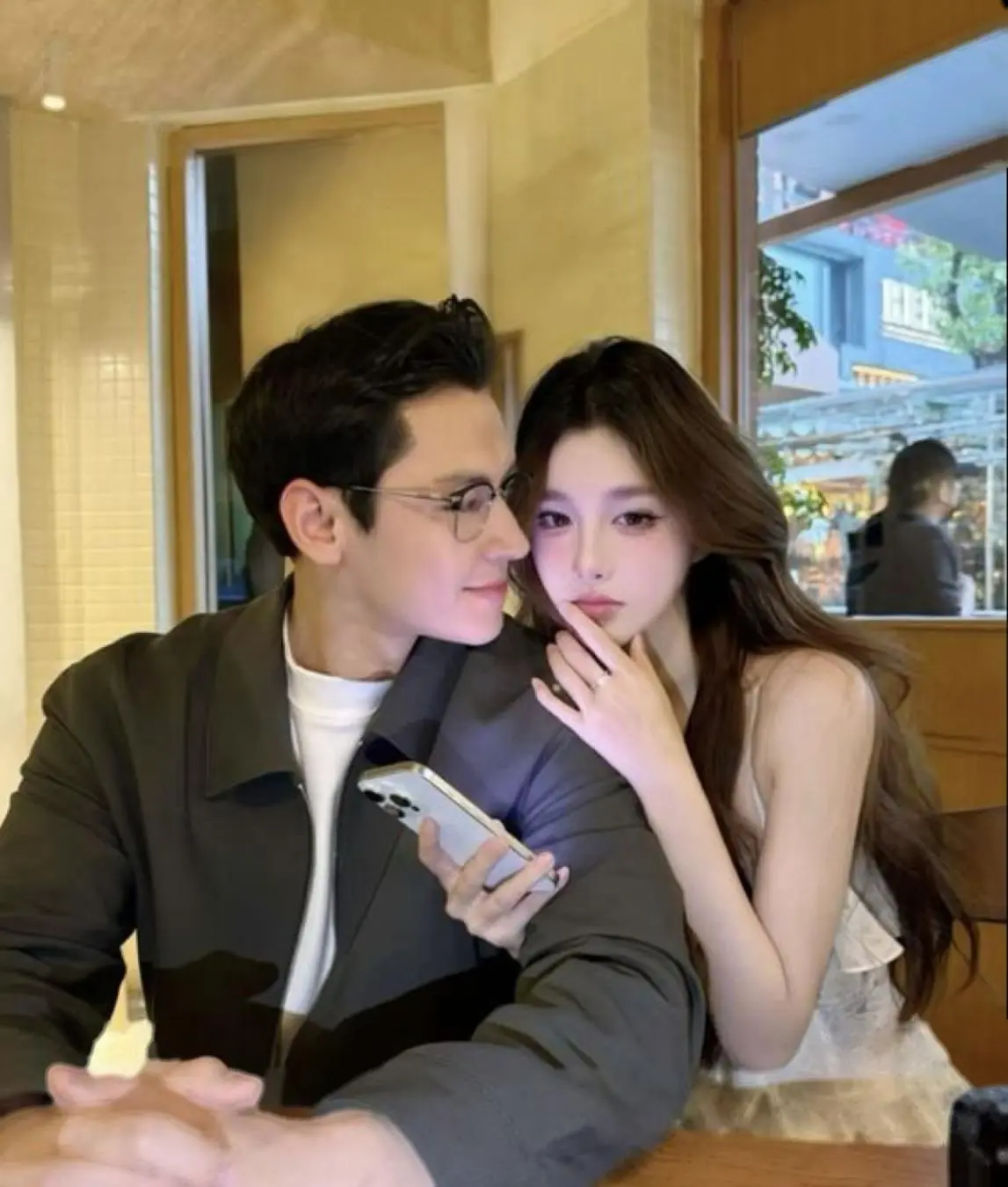 Bìa 5 NĂM TRƯỚC CON TIM ĐÃ NGUỘI LẠNH
