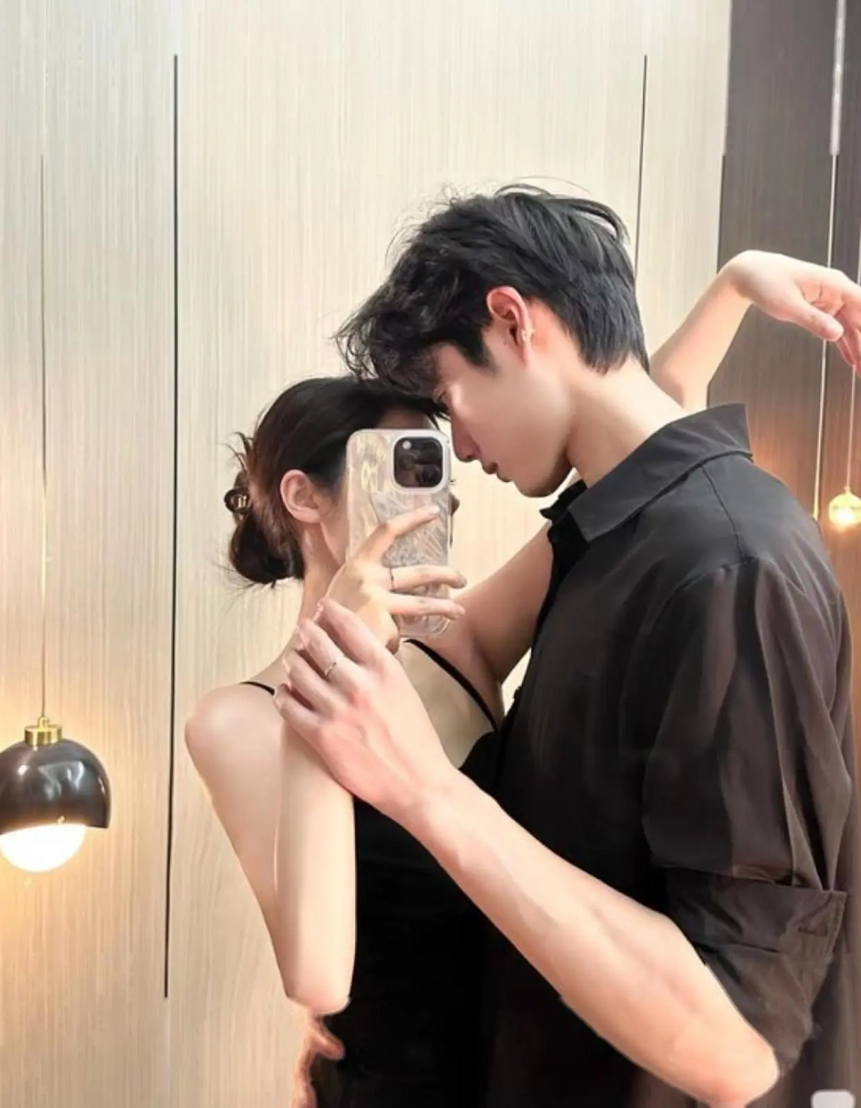 Bìa HỨA CHIÊU CHIÊU
