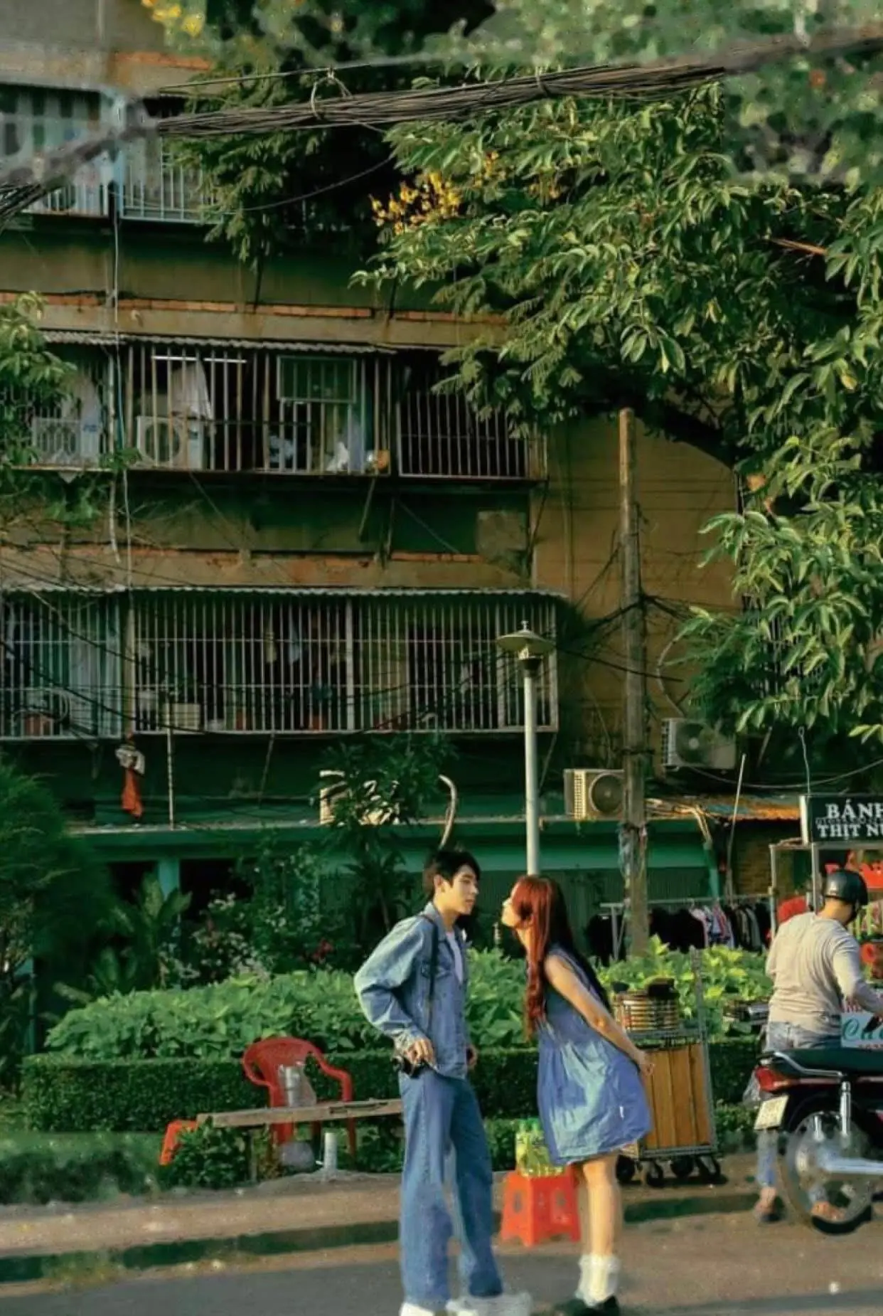 Bìa CHỒNG DẪN TIỂU TAM ĐẾN SINH NHẬT MẸ CHỒNG