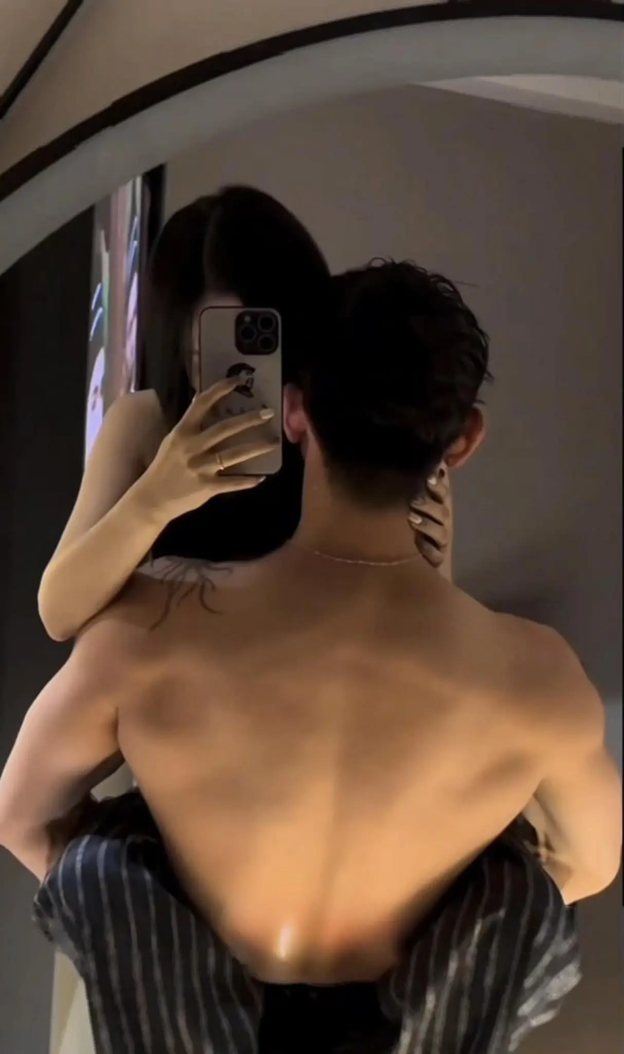 Bìa CRUSH TRỞ THÀNH EM GÁI
